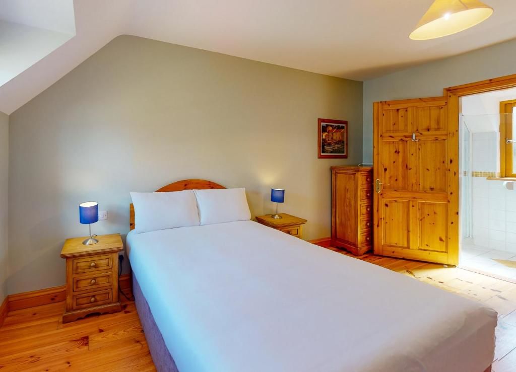 Дома для отпуска Dingle Courtyard Cottges Type B 3 Bed Sleeps 6 Дингл