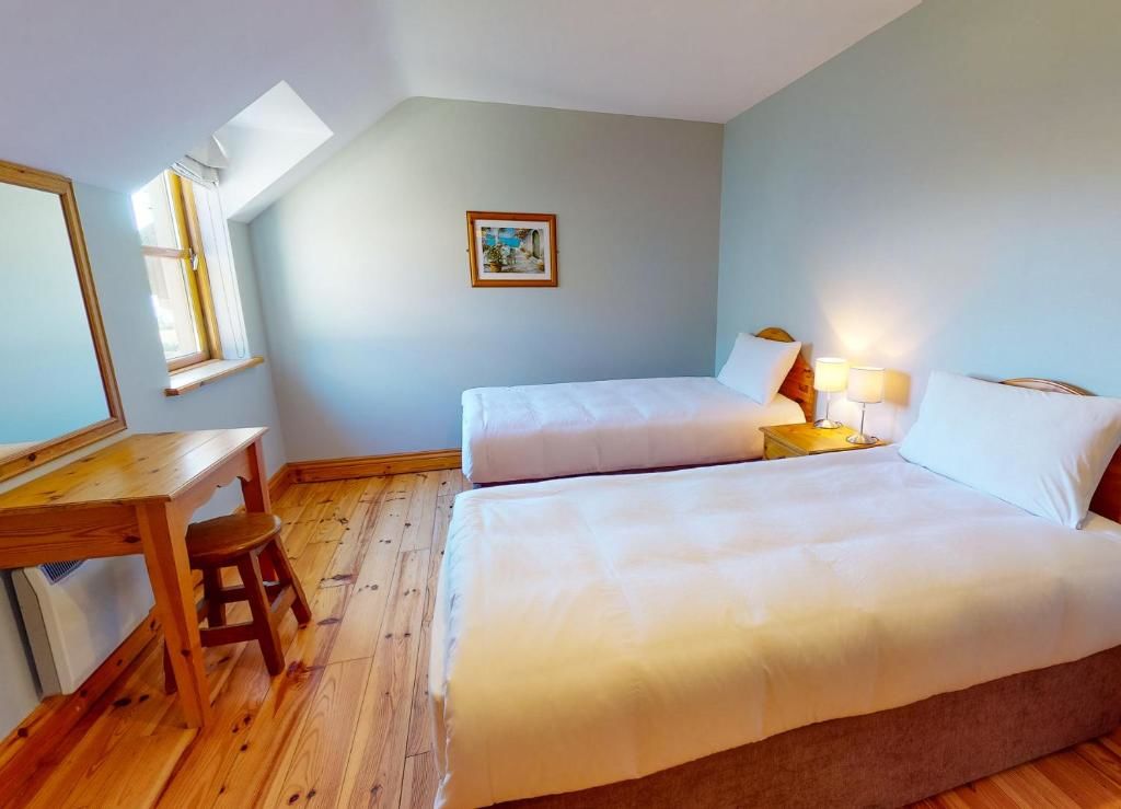 Дома для отпуска Dingle Courtyard Cottges Type B 3 Bed Sleeps 6 Дингл